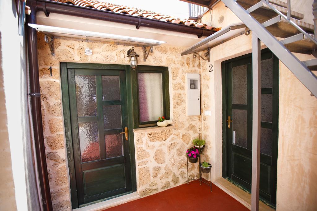 Studio Apartments Bonaca Split Exterior foto